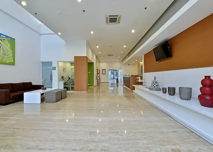 Whiz Hotel Pemuda Semarang